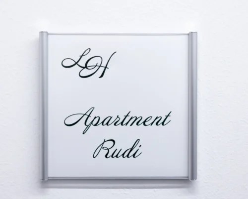 Apartement Rudi Eingangsschild
